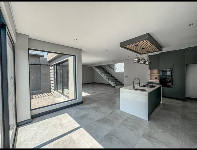 4 BEDROOM HOUSE FOR SALE IN FOUNTAINBROOK ESTATE